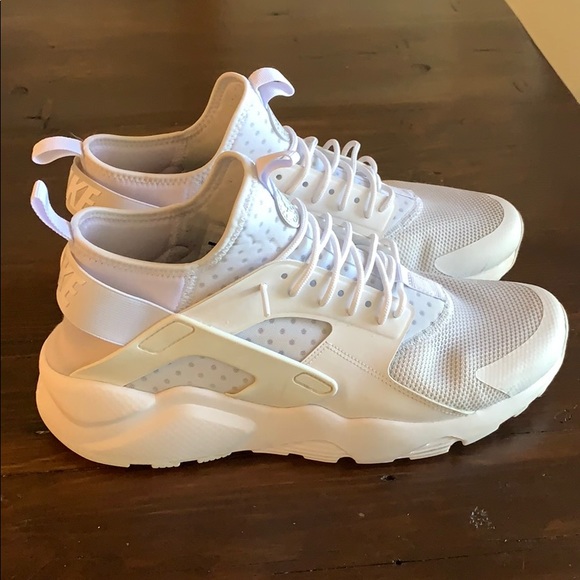 Triple white nike huaraches - Picture 1 of 4